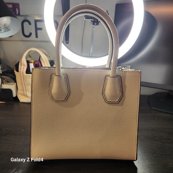 Michael Kors Mercer Pebbled Leather Hand Bag - Picture 11 of 13